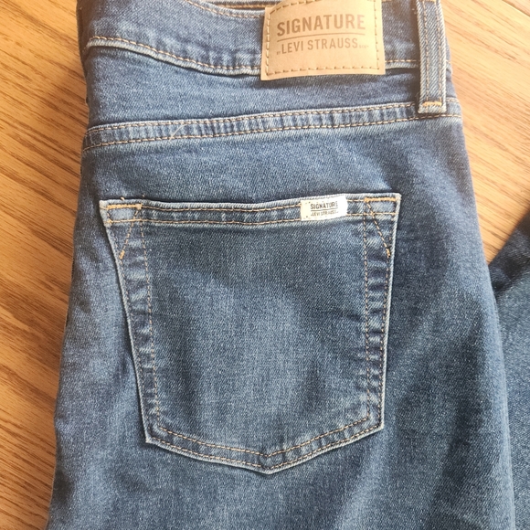 74 Signature Levi Strauss Heritage Boyfriend women's cropped  jeans size W27 - Picture 3 of 6